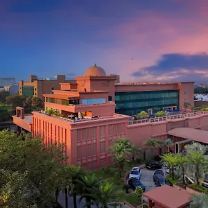 Отель Taj & Convention Centre, Agra