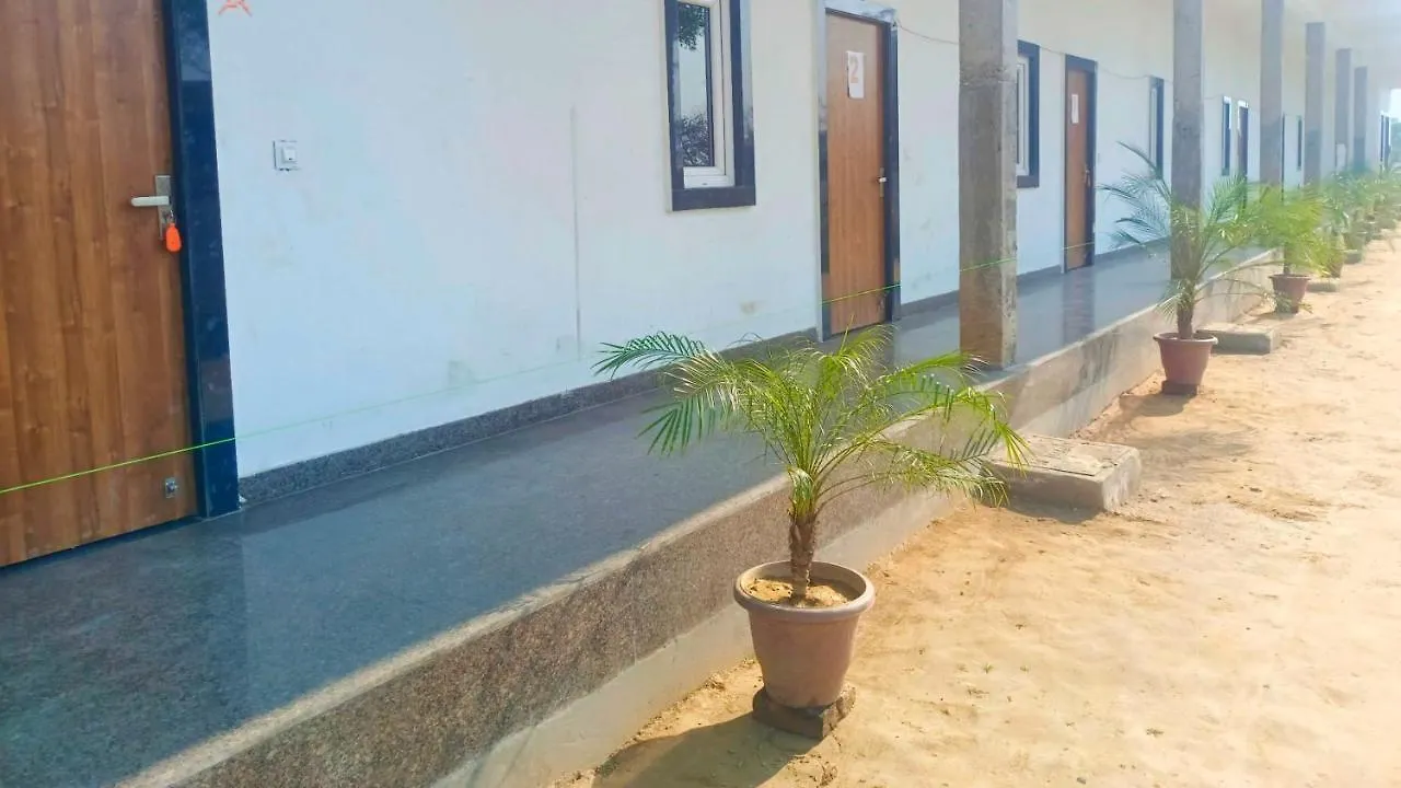 Hotel O J S R Palace Gardens 3*, Agra (Uttar Pradesh)