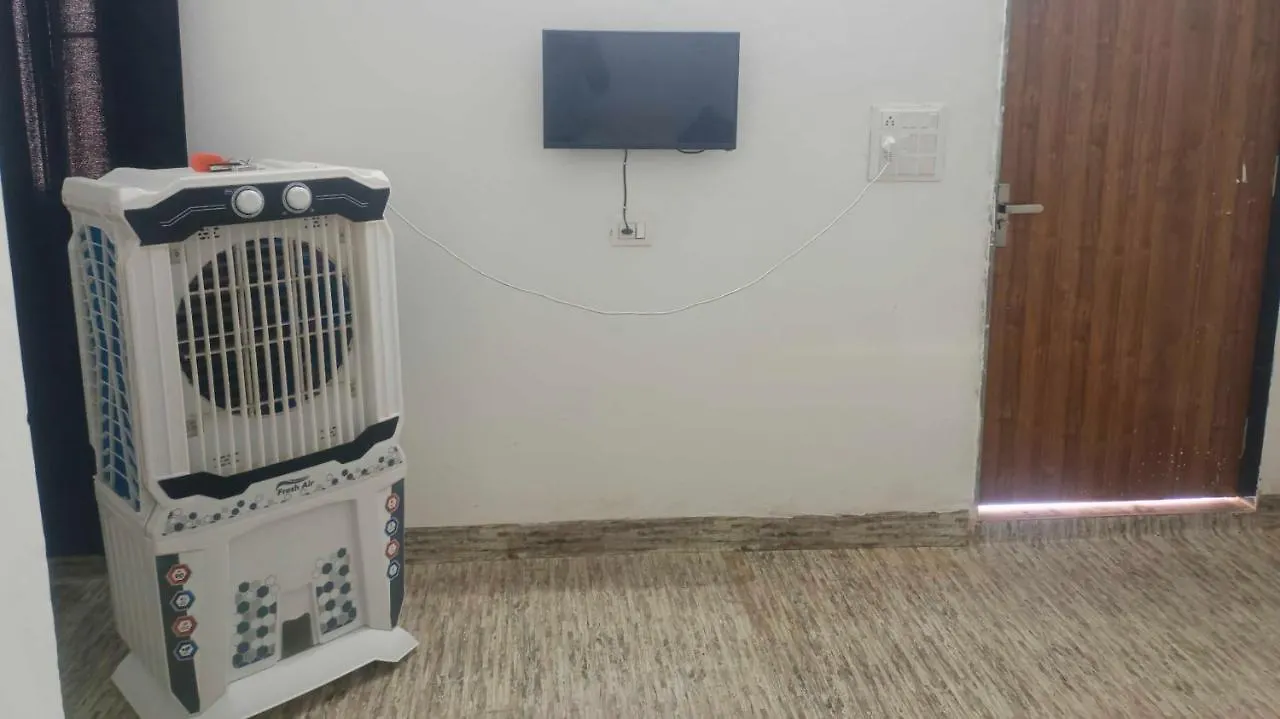 Hotel O J S R Palace Gardens 3*, Agra (Uttar Pradesh) India