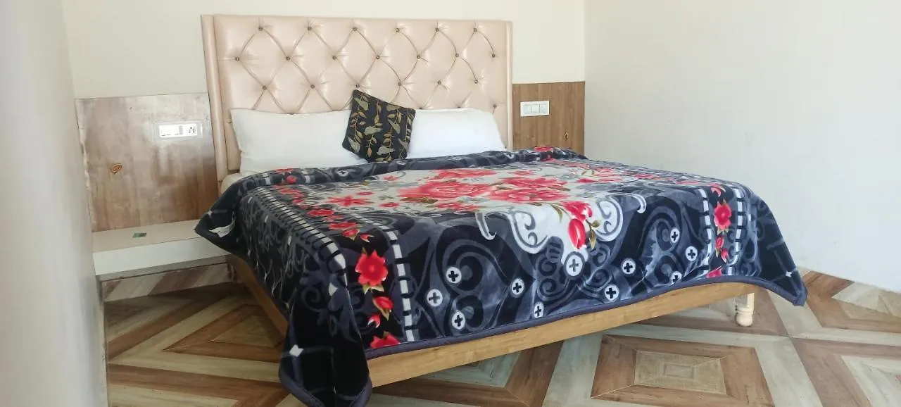 Hotel O J S R Palace Gardens 3*, Agra (Uttar Pradesh)