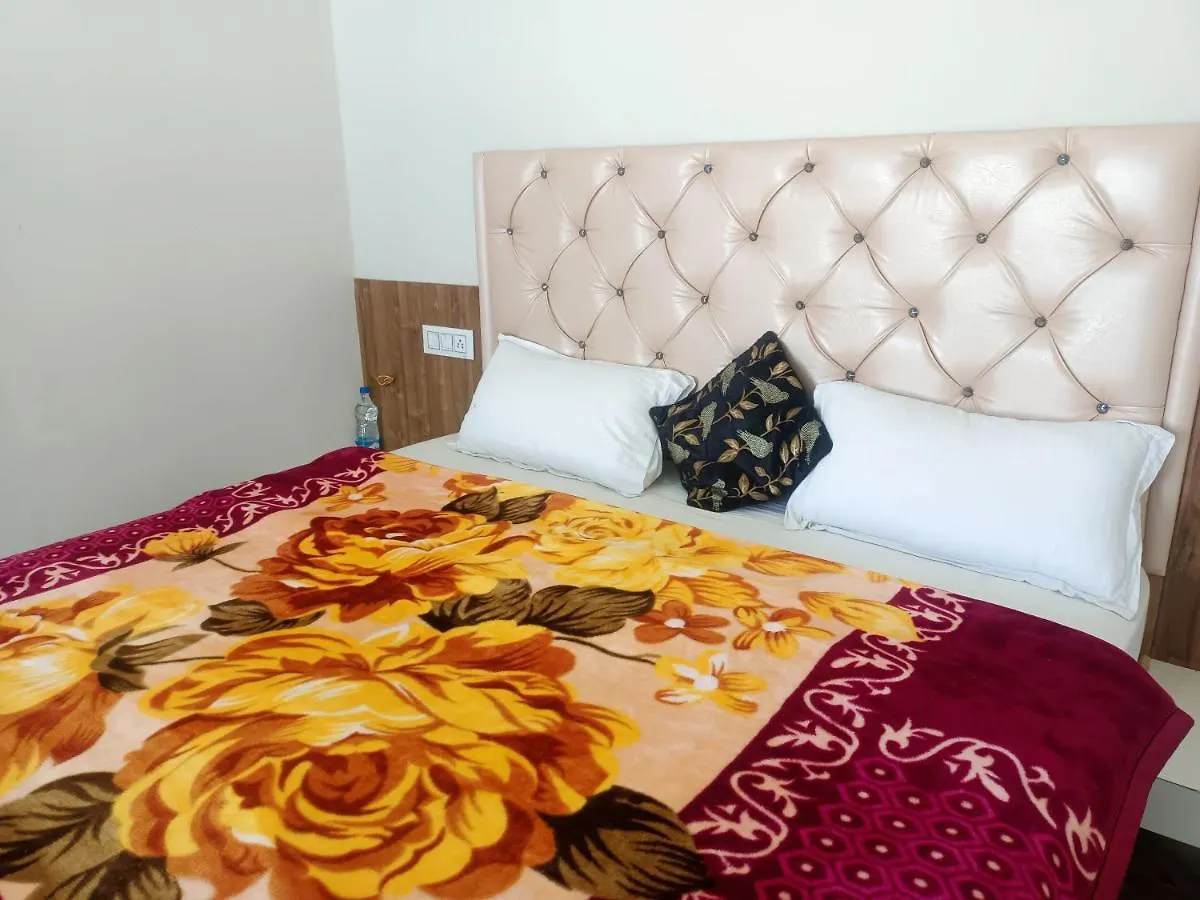 Hotel O J S R Palace Gardens 3*, Agra (Uttar Pradesh) India