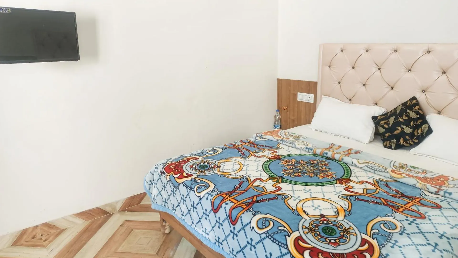 Hotel O J S R Palace Gardens 3*, Agra (Uttar Pradesh) India