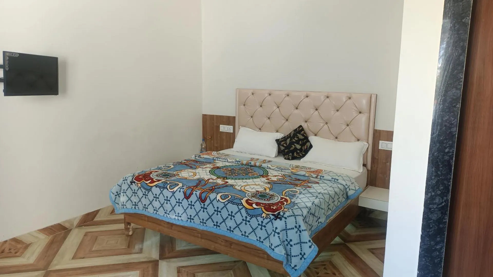 Hotel O J S R Palace Gardens  Agra (Uttar Pradesh)