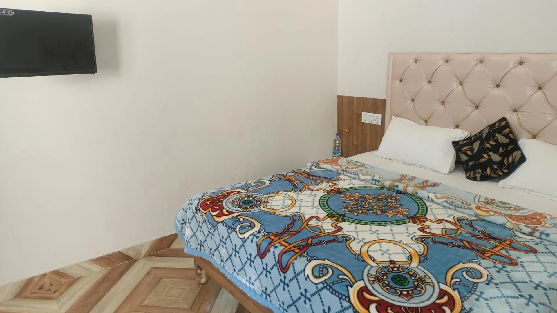 Hotel O J S R Palace Gardens Agra (Uttar Pradesh)