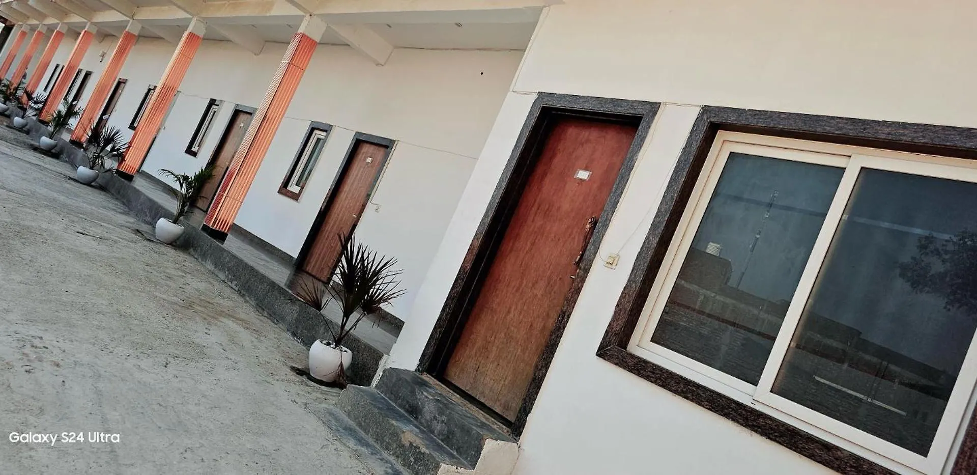Hotel O J S R Palace Gardens 3*, Agra (Uttar Pradesh)