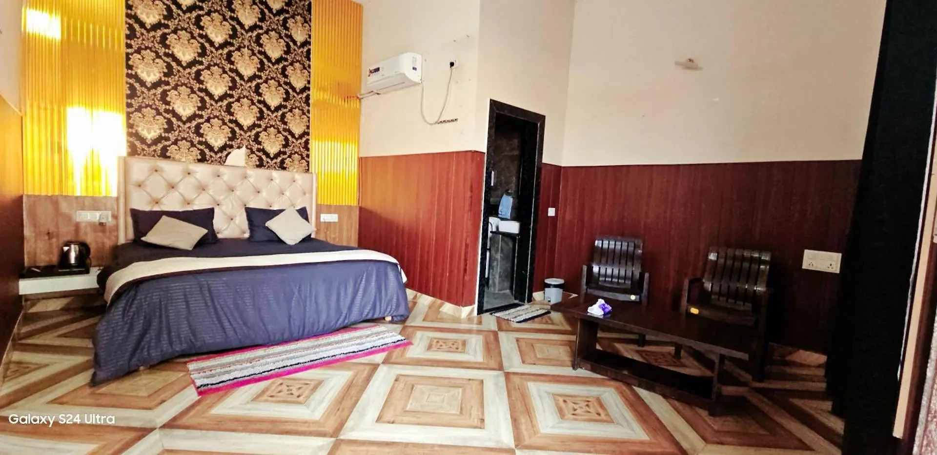 Hotel O J S R Palace Gardens Agra (Uttar Pradesh)